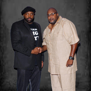 沟厕全景偷拍美女撒尿
