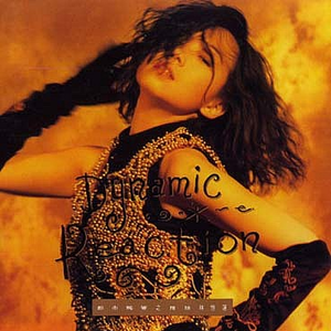 沟厕全景偷拍美女撒尿
