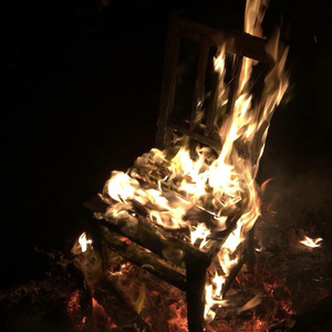 沟厕全景偷拍美女撒尿
